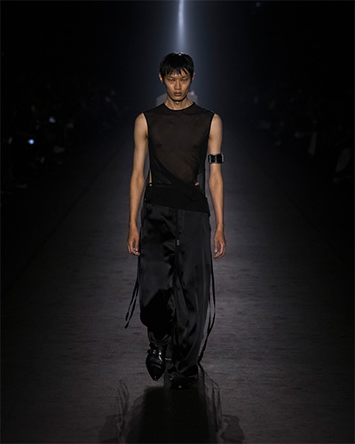 ANN DEMEULEMEESTER アン ドゥムルメステール
