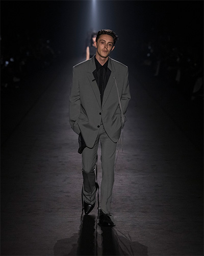 ANN DEMEULEMEESTER アン ドゥムルメステール