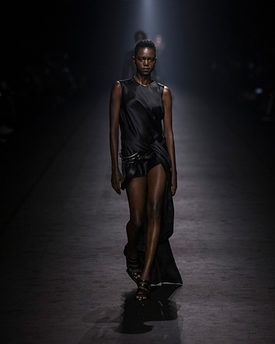 ANN DEMEULEMEESTER アン ドゥムルメステール